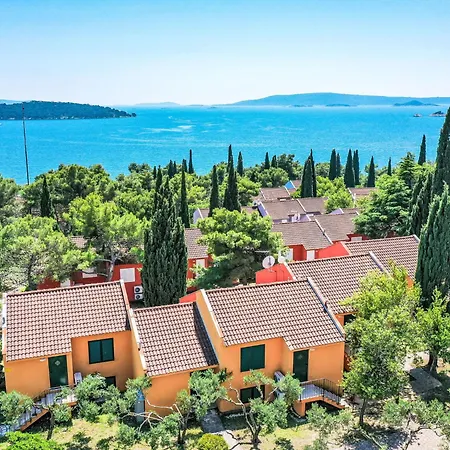 Medena-5 By Interhome *